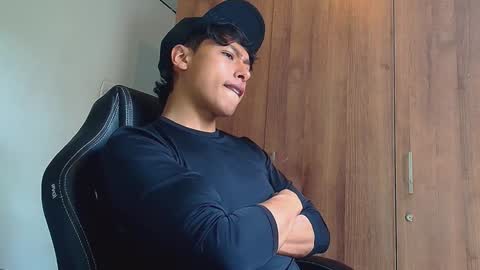 Snapshot of michaelstones chatting on December 2024 04:57:02 PM michaelstones online show from December 2024 04:57:02 PM