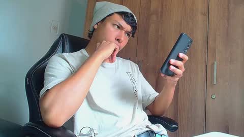 Snapshot of michaelstones chatting on December 2024 04:04:01 PM michaelstones online show from December 2024 04:04:01 PM