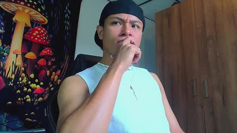 Snapshot of michaelstones chatting on December 2024 02:10:01 PM michaelstones online show from December 2024 02:10:01 PM