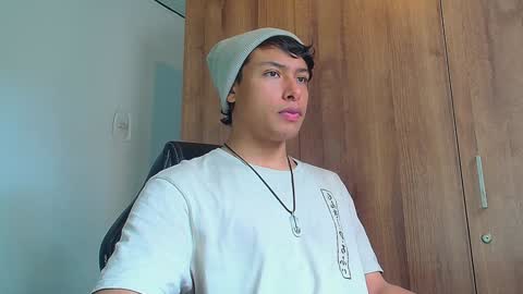 Snapshot of michaelstones chatting on January 2025 01:30:01 PM michaelstones online show from January 2025 01:30:01 PM