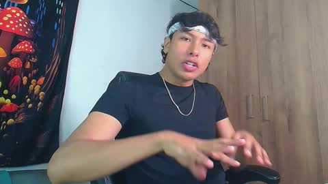 Snapshot of michaelstones chatting on January 2025 01:49:02 PM michaelstones online show from January 2025 01:49:02 PM