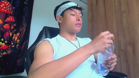 Snapshot of michaelstones chatting on January 2025 04:52:02 PM michaelstones online show from January 2025 04:52:02 PM