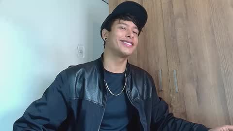 Snapshot of michaelstones chatting on February 2025 02:54:02 PM michaelstones online show from February 2025 02:54:02 PM