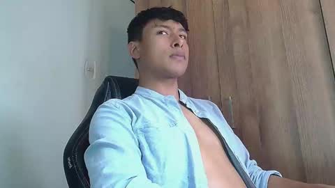 Snapshot of michaelstones chatting on March 2025 04:17:01 PM michaelstones online show from March 2025 04:17:01 PM