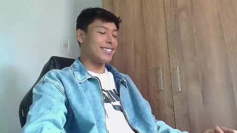 Snapshot of michaelstones chatting on March 2025 02:40:01 PM michaelstones online show from March 2025 02:40:01 PM