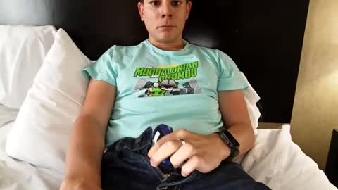 Snapshot of michaeltwinkboy chatting on June 2026 04:29:02 PM michaeltwinkboy online show from June 2026 04:29:02 PM