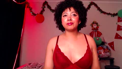 Snapshot of michell_bling chatting on December 2024 01:34:01 AM Michi online show from December 2024 01:34:01 AM