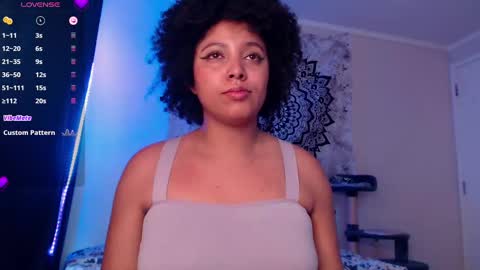Snapshot of michell_bling chatting on February 2025 10:29:02 AM Michi online show from February 2025 10:29:02 AM