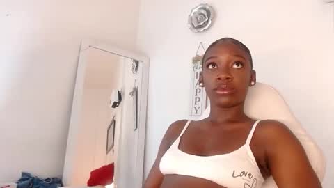 Snapshot of michell_estrada chatting on October 2025 03:22:01 PM michell online show from October 2025 03:22:01 PM
