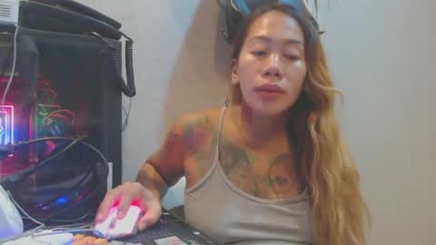 michelle_ux online show from October 2025 01:14:01 PM