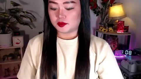 Michelle online show from October 2025 12:00:02 PM