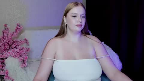 Snapshot of michellemilerr chatting on June 2026 12:49:01 PM michellemilerr online show from June 2026 12:49:01 PM