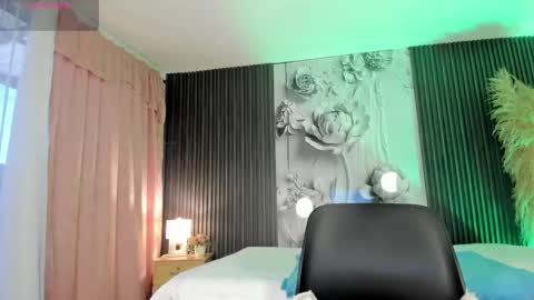 Snapshot of michellepreston_ chatting on April 2026 12:03:01 PM michellepreston_ online show from April 2026 12:03:01 PM
