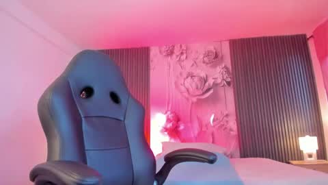 Snapshot of michellepreston_ chatting on May 2026 11:59:01 AM michellepreston_ online show from May 2026 11:59:01 AM