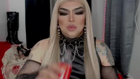 Michelle online show from December 2025 06:25:02 PM