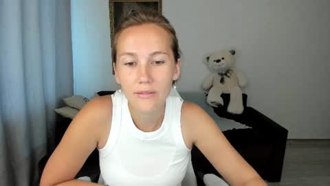 Snapshot of michellewoitsik chatting on July 2026 04:25:01 AM Michelle online show from July 2026 04:25:01 AM
