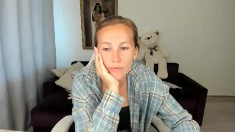 Snapshot of michellewoitsik chatting on August 2026 04:55:02 AM Michelle online show from August 2026 04:55:02 AM