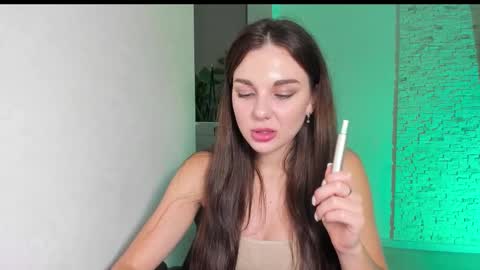 Michellee online show from November 2025 03:52:02 PM