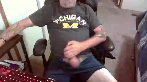 Snapshot of michigan_daddy chatting on October 2025 03:30:01 PM TattedInDetroit online show from October 2025 03:30:01 PM