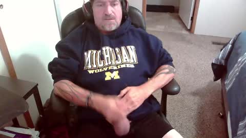Snapshot of michigan_daddy chatting on October 2025 03:12:01 PM TattedInDetroit online show from October 2025 03:12:01 PM