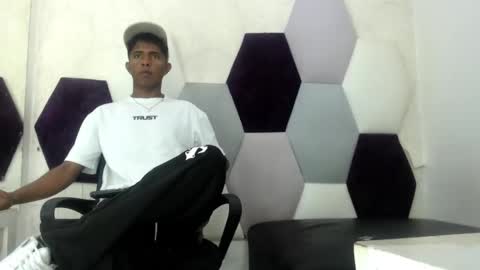 Snapshot of mick_storm chatting on February 2026 07:45:02 PM Mick storm online show from February 2026 07:45:02 PM