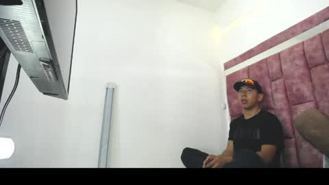 Snapshot of mick_storm chatting on April 2026 07:19:02 PM Mick storm online show from April 2026 07:19:02 PM