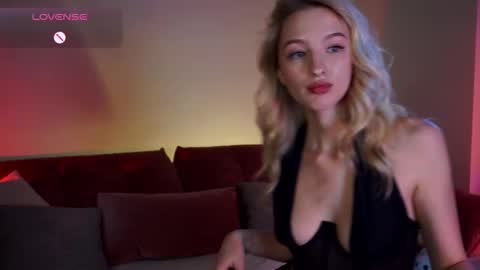 Snapshot of mickeydior chatting on October 2025 12:02:01 PM mickeydior online show from October 2025 12:02:01 PM