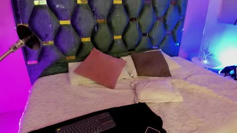 Micki online show from February 2026 11:28:01 AM