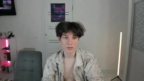 Snapshot of mickleloveu chatting on December 2025 03:10:01 PM mickleloveu online show from December 2025 03:10:01 PM