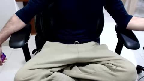 microfama00 online show from January 2026 07:57:02 AM