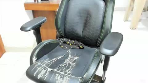 Snapshot of microfama00 chatting on February 2026 04:32:01 AM microfama00 online show from February 2026 04:32:01 AM