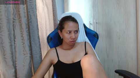 Snapshot of miculohot chatting on April 2026 12:20:01 PM vanesa sexy online show from April 2026 12:20:01 PM