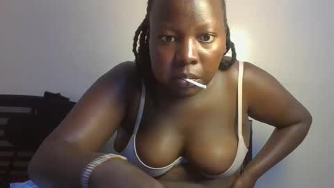 Snapshot of midnight_curves chatting on April 2026 02:00:01 PM midnight_curves online show from April 2026 02:00:01 PM