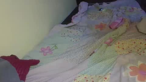 Snapshot of midnight_curves chatting on April 2026 02:11:02 PM midnight_curves online show from April 2026 02:11:02 PM