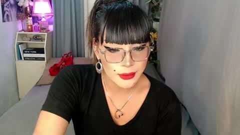 Snapshot of midnightraven27 chatting on January 2025 02:11:02 AM Dont forget to follow online show from January 2025 02:11:02 AM