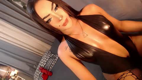 Snapshot of midnightraven27 chatting on September 2025 09:14:01 PM Dont forget to follow online show from September 2025 09:14:01 PM