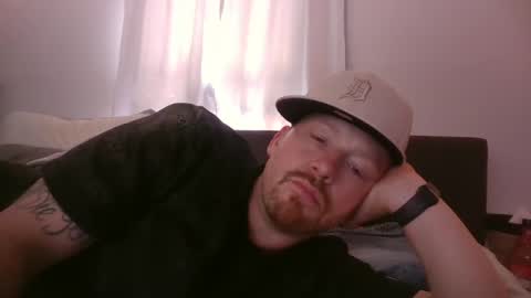 Snapshot of midtownhustler chatting on September 2025 04:01:02 PM midtownhustler online show from September 2025 04:01:02 PM