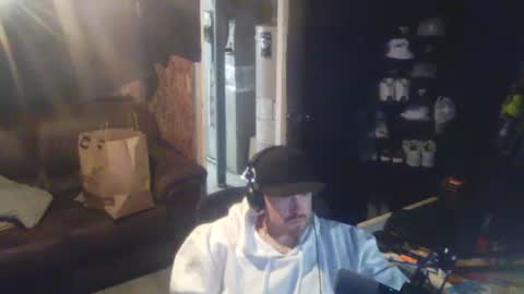 Snapshot of midtownhustler chatting on October 2025 11:41:02 AM midtownhustler online show from October 2025 11:41:02 AM