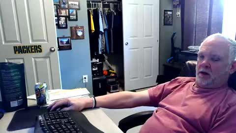 Snapshot of midwestdad09 chatting on May 2026 06:46:02 PM midwestdad09 online show from May 2026 06:46:02 PM