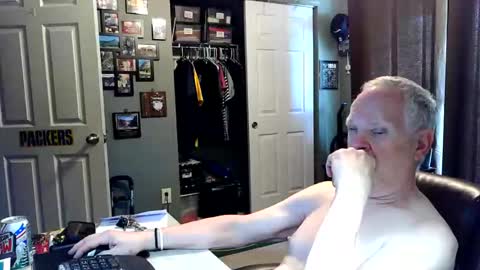 Snapshot of midwestdad09 chatting on May 2026 05:31:02 PM midwestdad09 online show from May 2026 05:31:02 PM