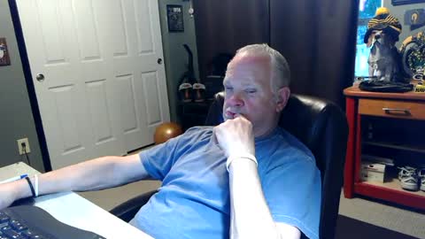 midwestdad09 online show from June 2026 11:18:01 PM