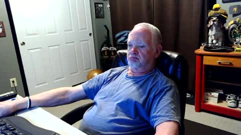 midwestdad09 online show from June 2026 06:10:02 AM