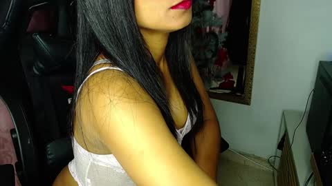 Snapshot of mielsquirt chatting on December 2024 09:28:02 AM mielsquirt online show from December 2024 09:28:02 AM