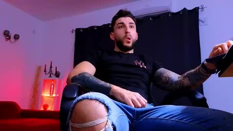 MightyAaron online show from November 2025 03:28:02 AM