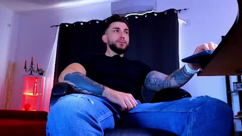 MightyAaron online show from July 2026 05:25:01 AM