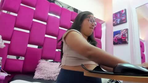 Snapshot of miha_smith chatting on June 2026 03:17:01 AM Miha online show from June 2026 03:17:01 AM