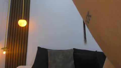 Mia  online show from February 2025 03:57:02 PM