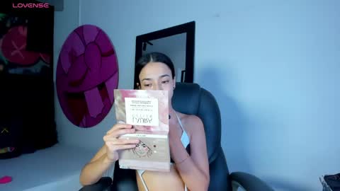Snapshot of miia_bratz chatting on May 2026 08:37:01 PM miia_bratz online show from May 2026 08:37:01 PM