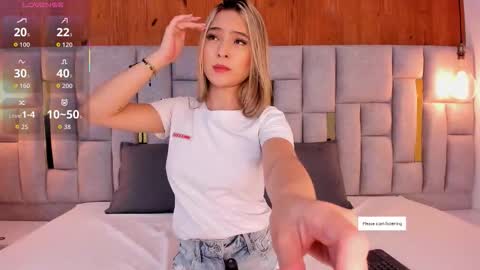 Snapshot of miia_reeves_ chatting on March 2026 12:11:01 PM Mia online show from March 2026 12:11:01 PM