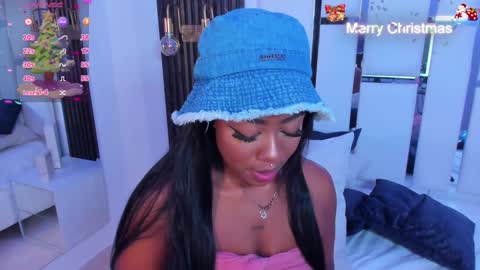 Snapshot of miia_schwarz chatting on December 2024 08:27:02 PM Miia Schwarz online show from December 2024 08:27:02 PM